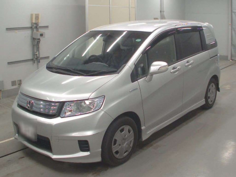 2013 Honda Freed spike hybrid GP3[0]