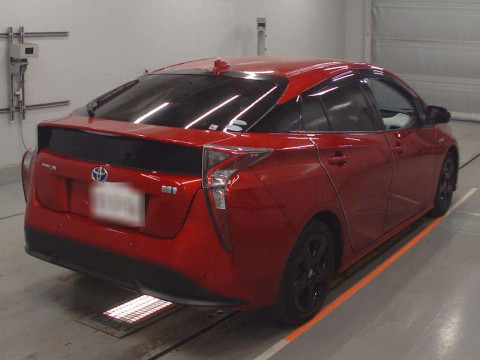 2016 Toyota Prius ZVW51[1]