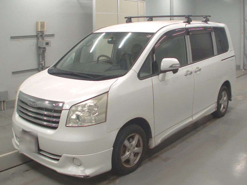 2010 Toyota Noah ZRR70G[0]