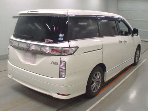 2014 Nissan Elgrand TE52[1]