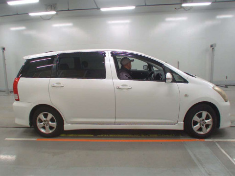 2006 Toyota Wish ZNE10G[2]