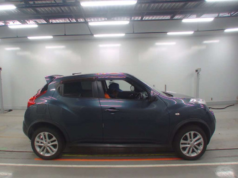 2010 Nissan JUKE F15[2]