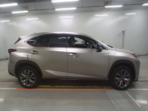 2015 Lexus NX AGZ10[2]