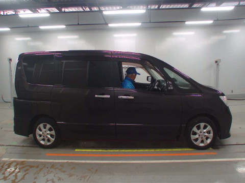 2012 Nissan Serena FC26[2]