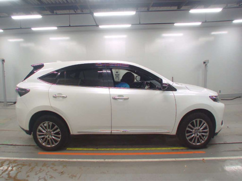 2014 Toyota Harrier ZSU60W[2]