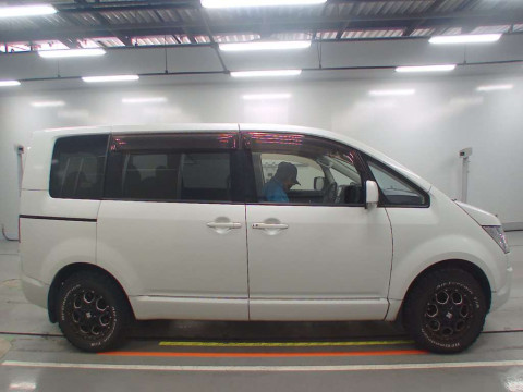 2014 Mitsubishi Delica D5 CV2W[2]