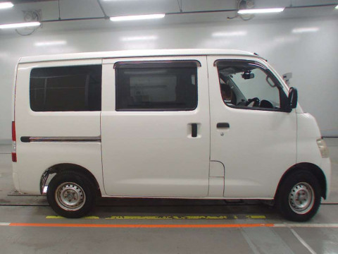 2016 Toyota Liteace Van S412M[2]