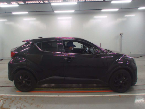 2023 Toyota C-HR ZYX11[2]