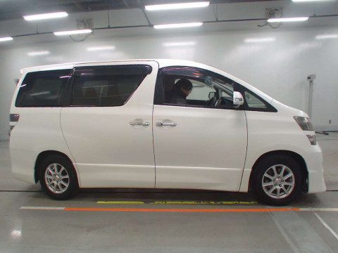 2012 Toyota Vellfire ANH25W[2]