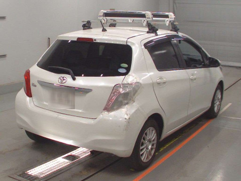 2014 Toyota Vitz NSP130[1]