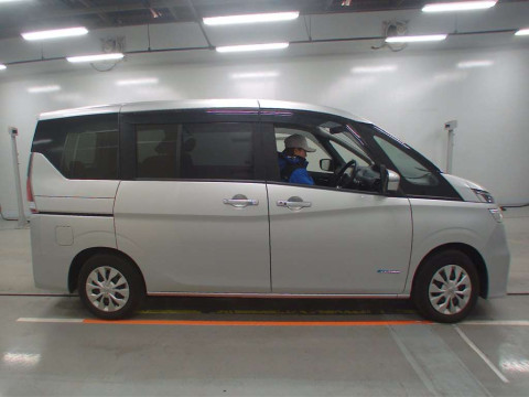 2017 Nissan Serena GC27[2]