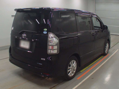 2014 Toyota Voxy ZRR70W[1]