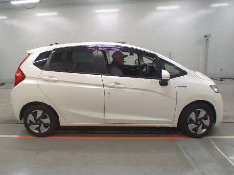 2014 Honda Fit Hybrid GP5[2]