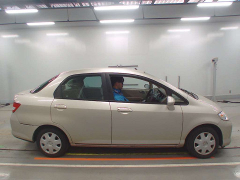 2004 Honda Fit Aria GD8[2]