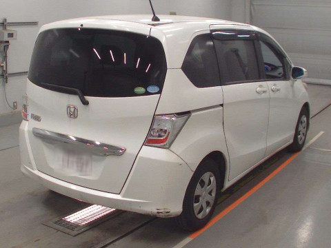 2013 Honda Freed GB3[1]