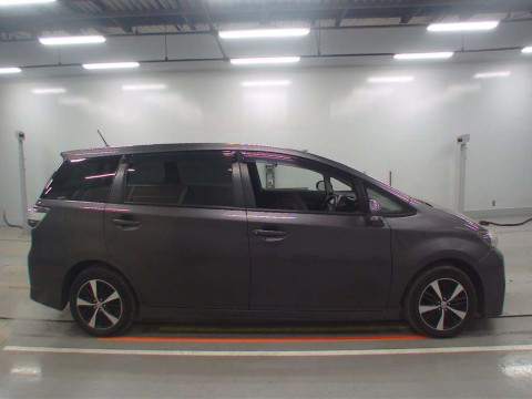 2013 Toyota Wish ZGE20W[2]