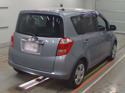 2006 Toyota Ractis SCP100[1]