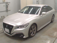 2019 Toyota Crown Hybrid