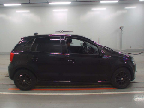 2010 Volkswagen Polo 6RCBZ[2]