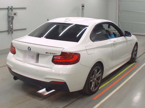 2014 BMW 2 Series 1J30[1]