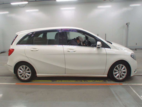 2014 Mercedes Benz B-Class 246242[2]