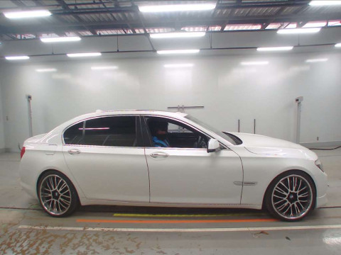 2011 BMW 7 Series KB44[2]