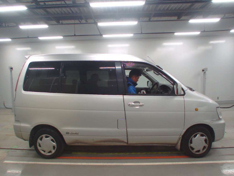 2001 Toyota Liteace Noah SR40G[2]