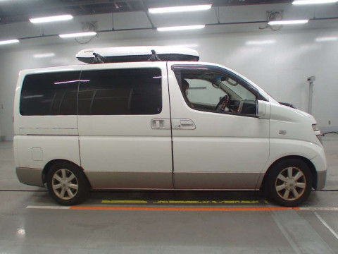 2002 Nissan Elgrand E51[2]