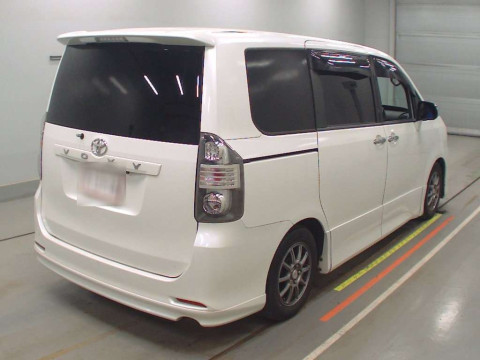 2008 Toyota Voxy ZRR70W[1]