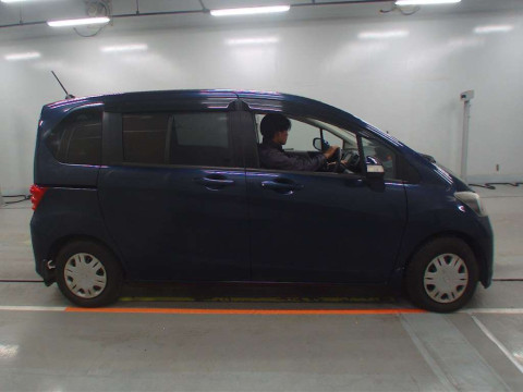 2010 Honda Freed GB3[2]