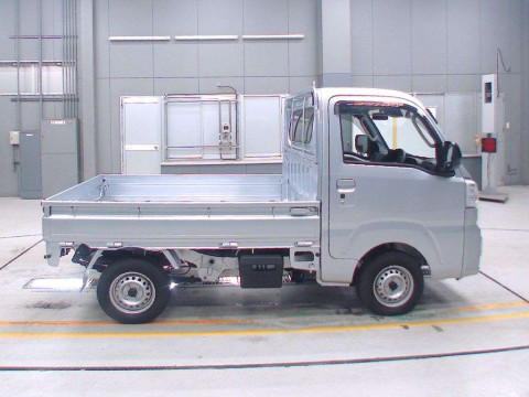 2024 Daihatsu Hijet Truck S510P[2]