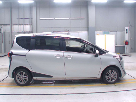 2019 Toyota Sienta NSP170G[2]