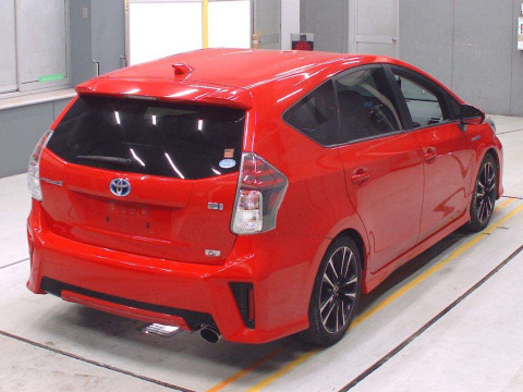 2015 Toyota Prius alpha ZVW41W[1]