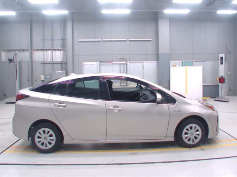 2019 Toyota Prius ZVW55[2]