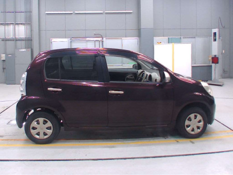 2010 Toyota Passo KGC30[2]