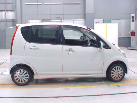 2010 Daihatsu Move L175S[2]