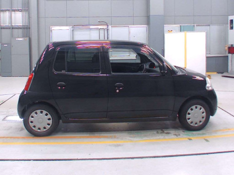 2011 Daihatsu Esse L235S[2]