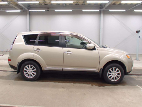 2008 Mitsubishi Outlander CW5W[2]