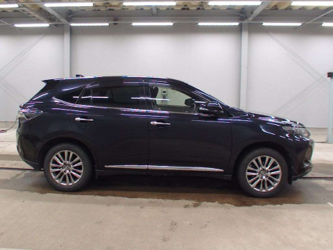 2014 Toyota Harrier ZSU65W[2]