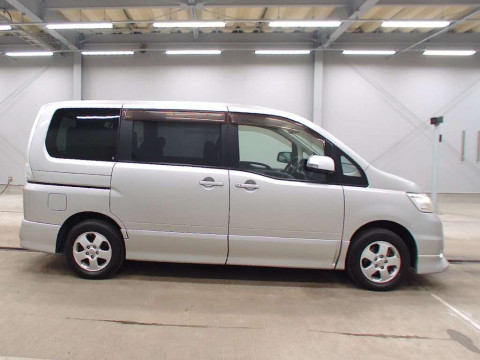 2010 Nissan Serena CNC25[2]