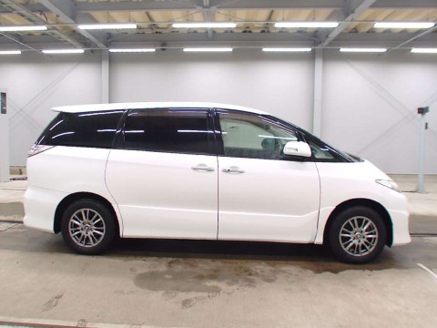 2011 Toyota Estima ACR55W[2]