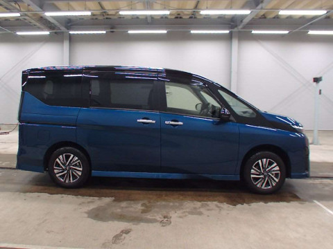 2023 Nissan Serena FNC28[2]