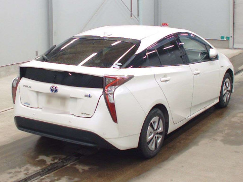 2016 Toyota Prius ZVW55[1]