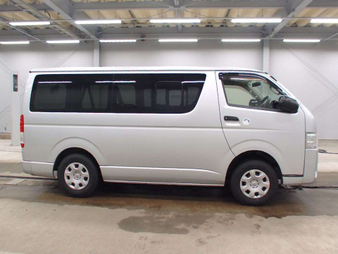 2016 Toyota Hiace Van KDH206V[2]