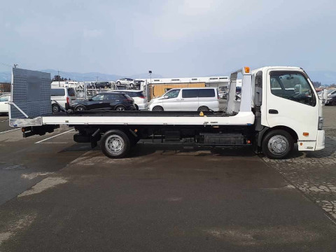 2015 Toyota Toyoace Truck XZU720[2]