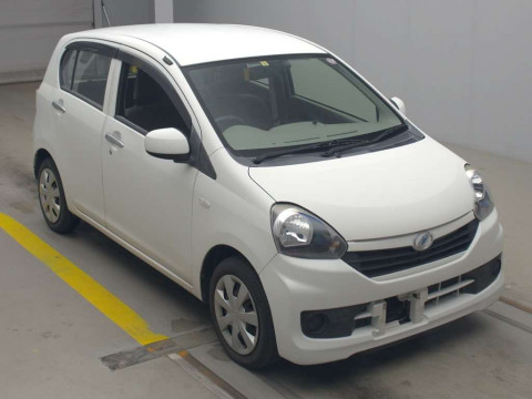 2015 Daihatsu Mira es LA300S[2]