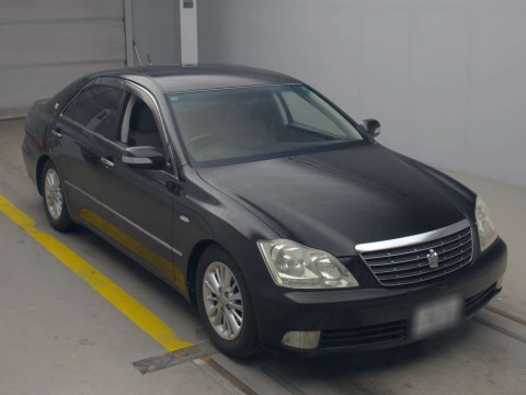 2004 Toyota Crown GRS182[2]