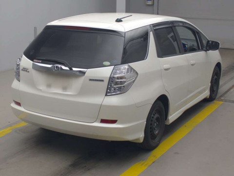 2012 Honda Fit Shuttle Hybrid GP2[1]