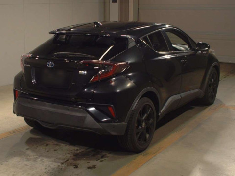 2017 Toyota C-HR ZYX10[1]