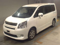 2010 Toyota Noah